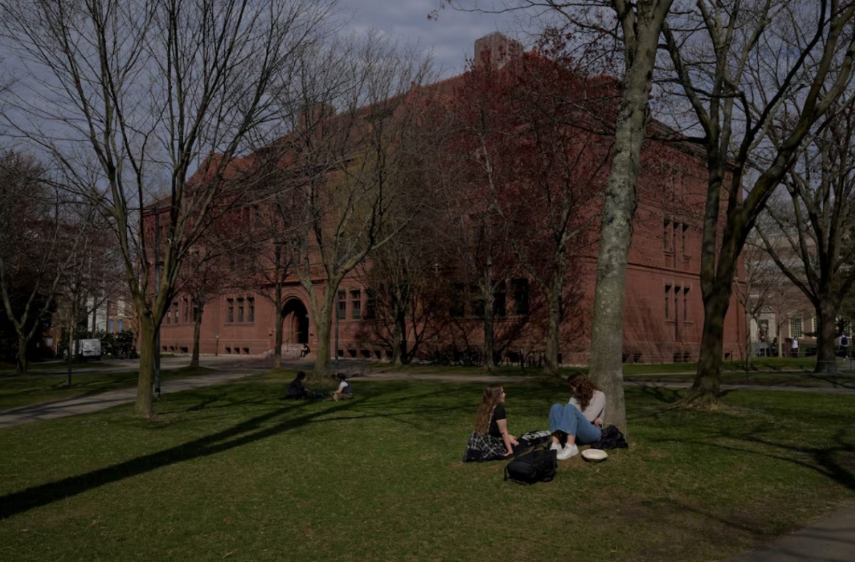 Ông Trump sẽ thu hồi quyền miễn thuế của Đại học Harvard?